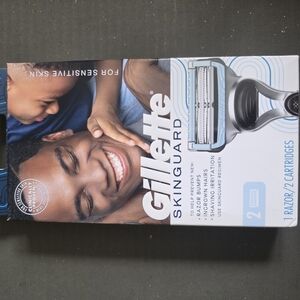 Gillette Skinguard Razor with Cartridges